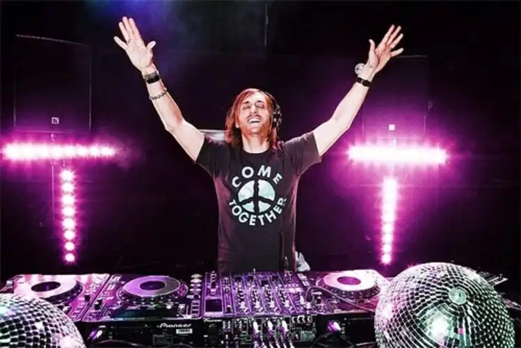 Jaquette de DAVID GUETTA "REMIXES SINGLES" (WEB) 2022