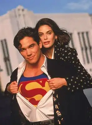 Jaquette de Loïs et Clark, les Nouvelles Aventures de Superman (Integrale)